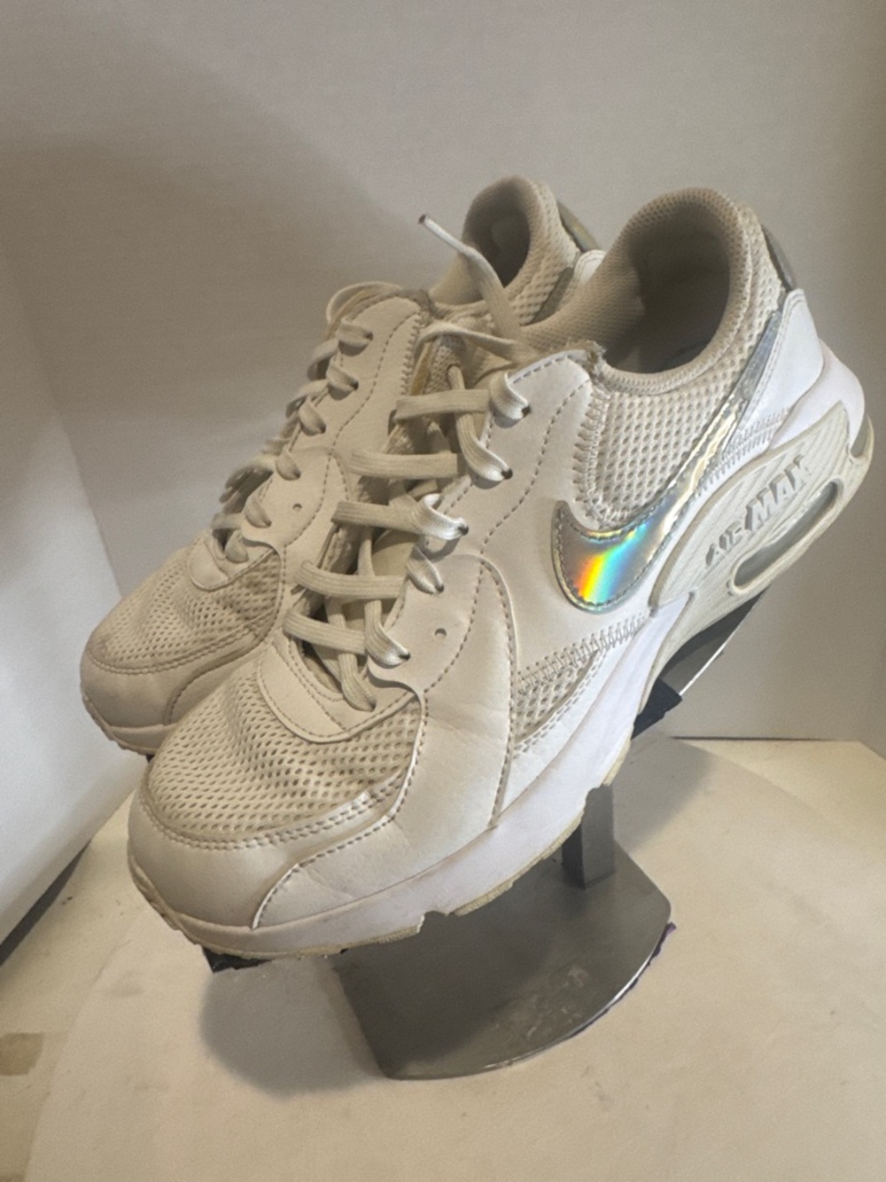 Nike Air Women’s Sneakers dj6001-100 size 7.5